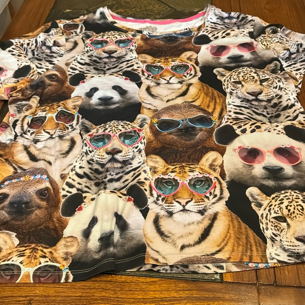 Soft and cute t shirt size XL (16-18)